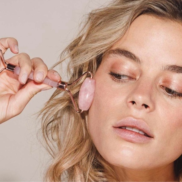 Rose Quartz Facial Roller by Grace & Stella in Pink and Rose Gold - Picture 3 of 13